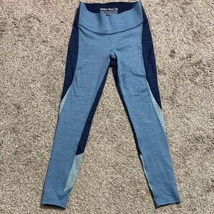 Outdoor Voices Sky and Navy Leggings